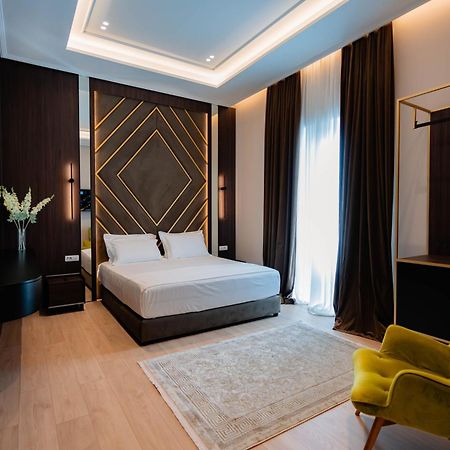 Royal Hill Hotel Vorë Buitenkant foto