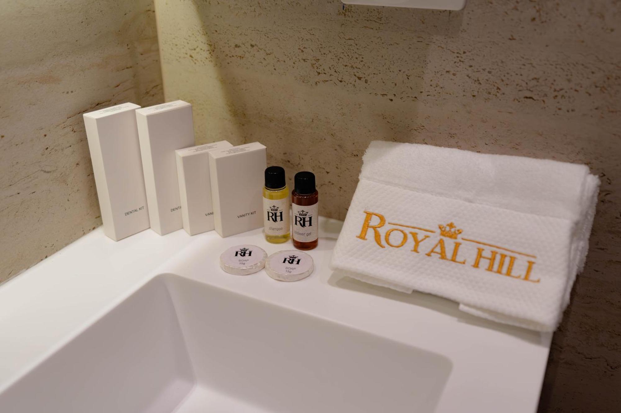 Royal Hill Hotel Vorë Buitenkant foto