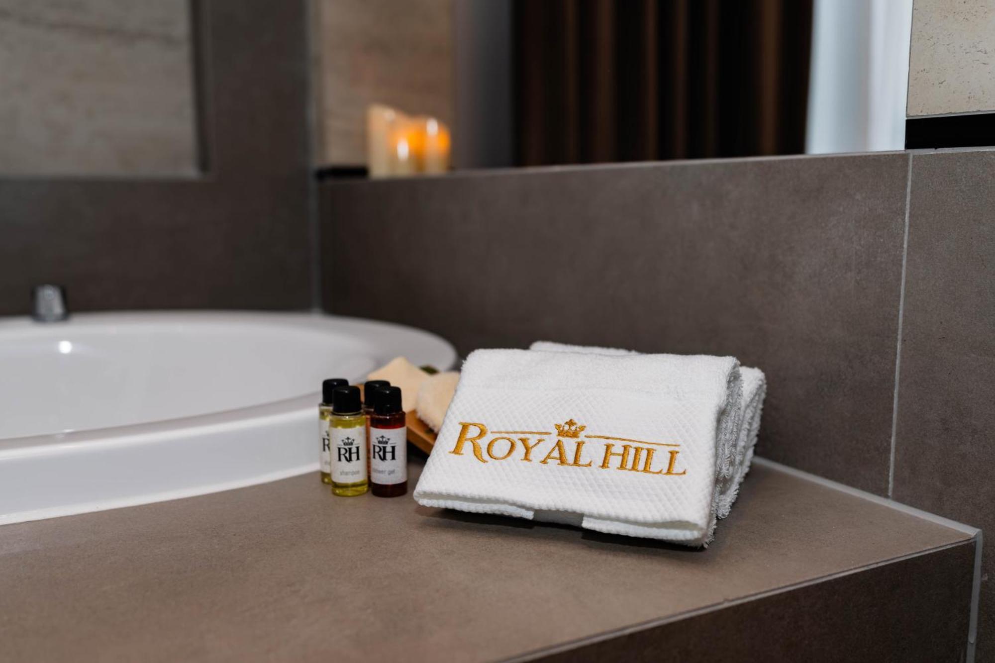 Royal Hill Hotel Vorë Buitenkant foto
