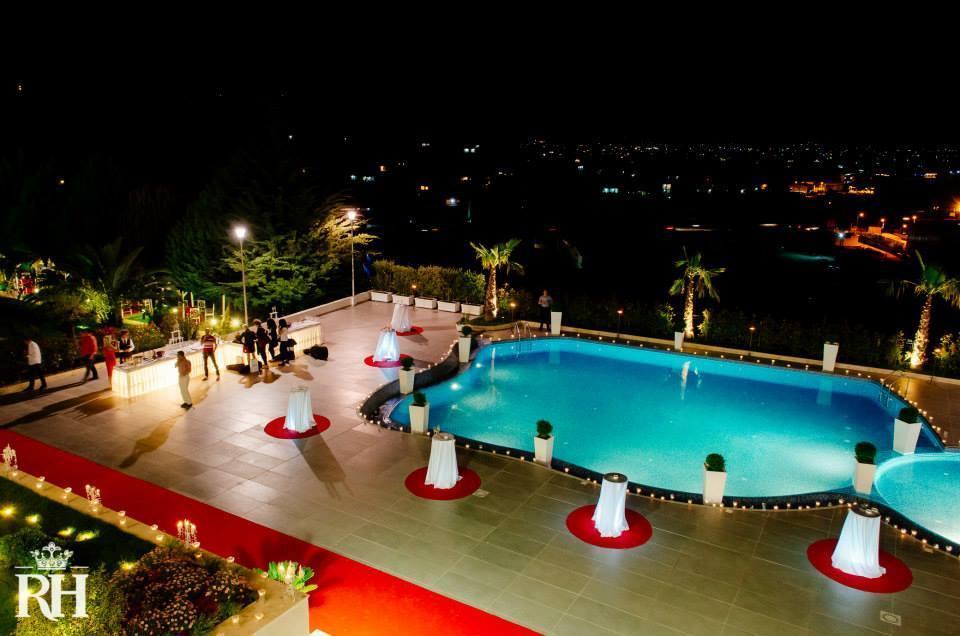 Royal Hill Hotel Vorë Buitenkant foto