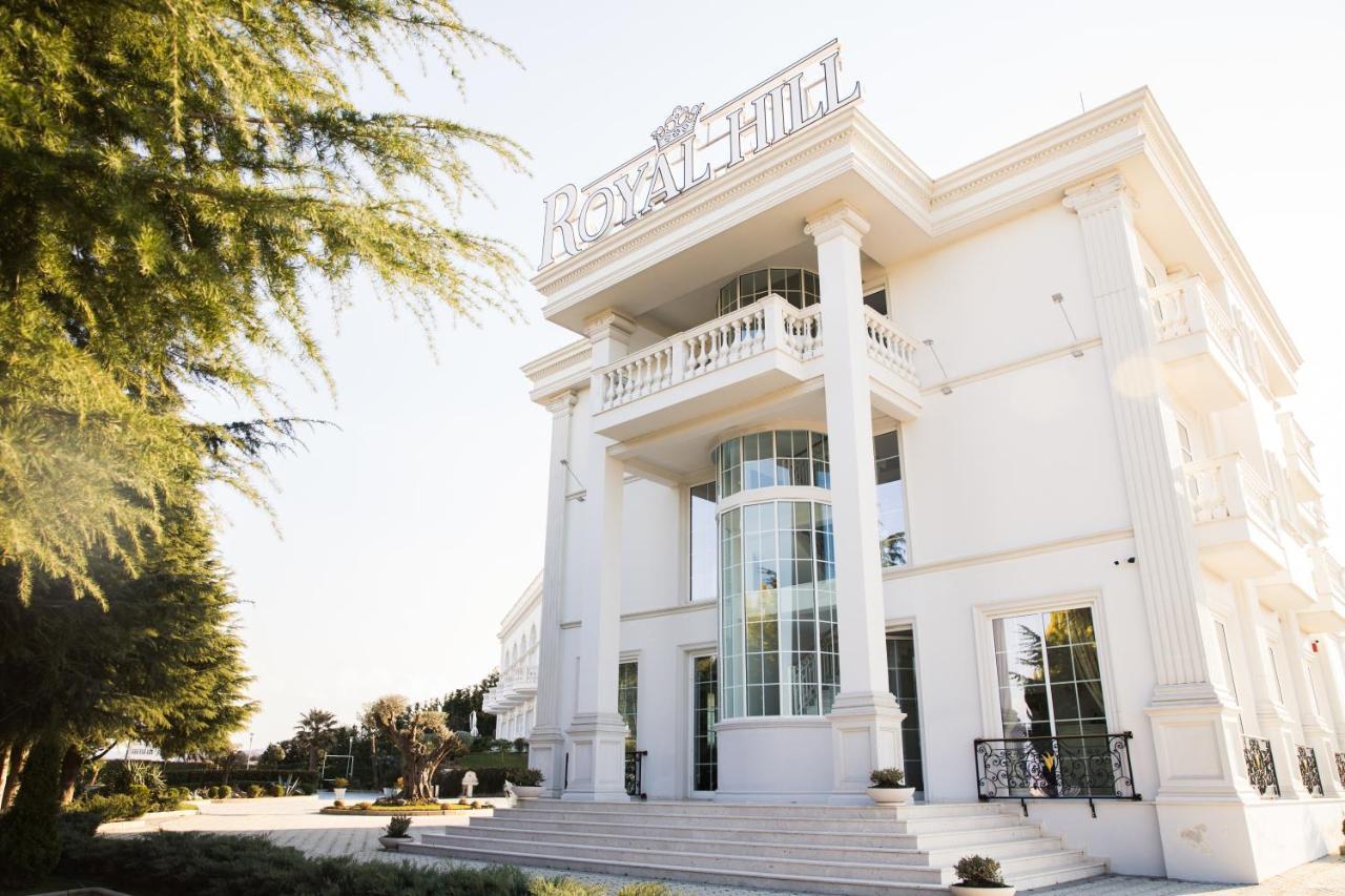 Royal Hill Hotel Vorë Buitenkant foto