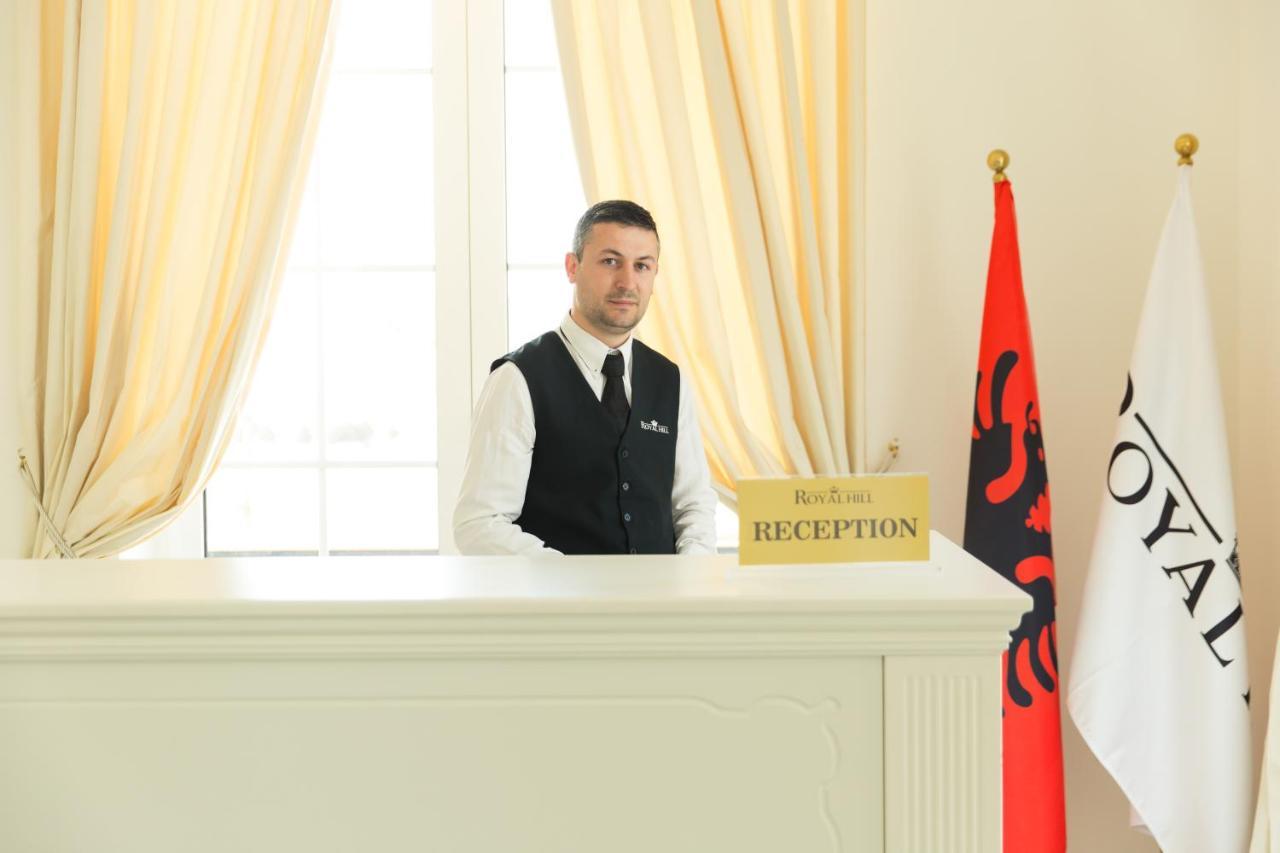 Royal Hill Hotel Vorë Buitenkant foto